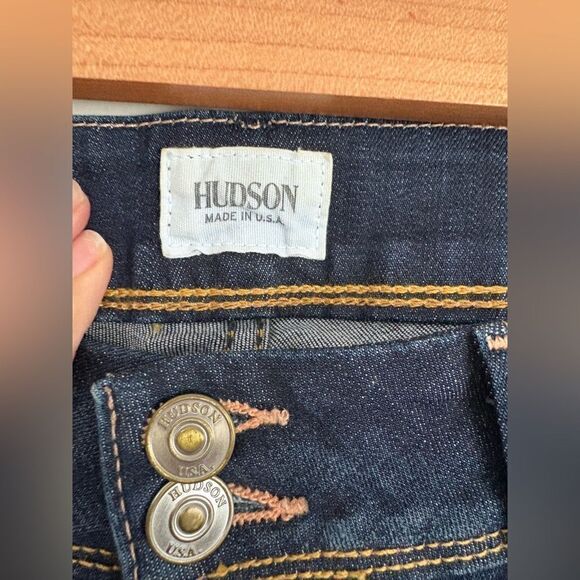 Hudson Womens Beth Mid Rise, Baby Bootcut Jean with Back Flap Pockets - Picture 9 of 15